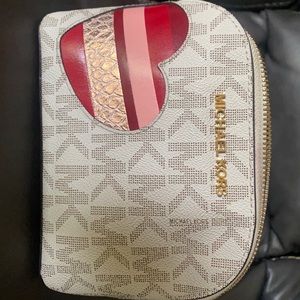 Michael Kors pouch with heart